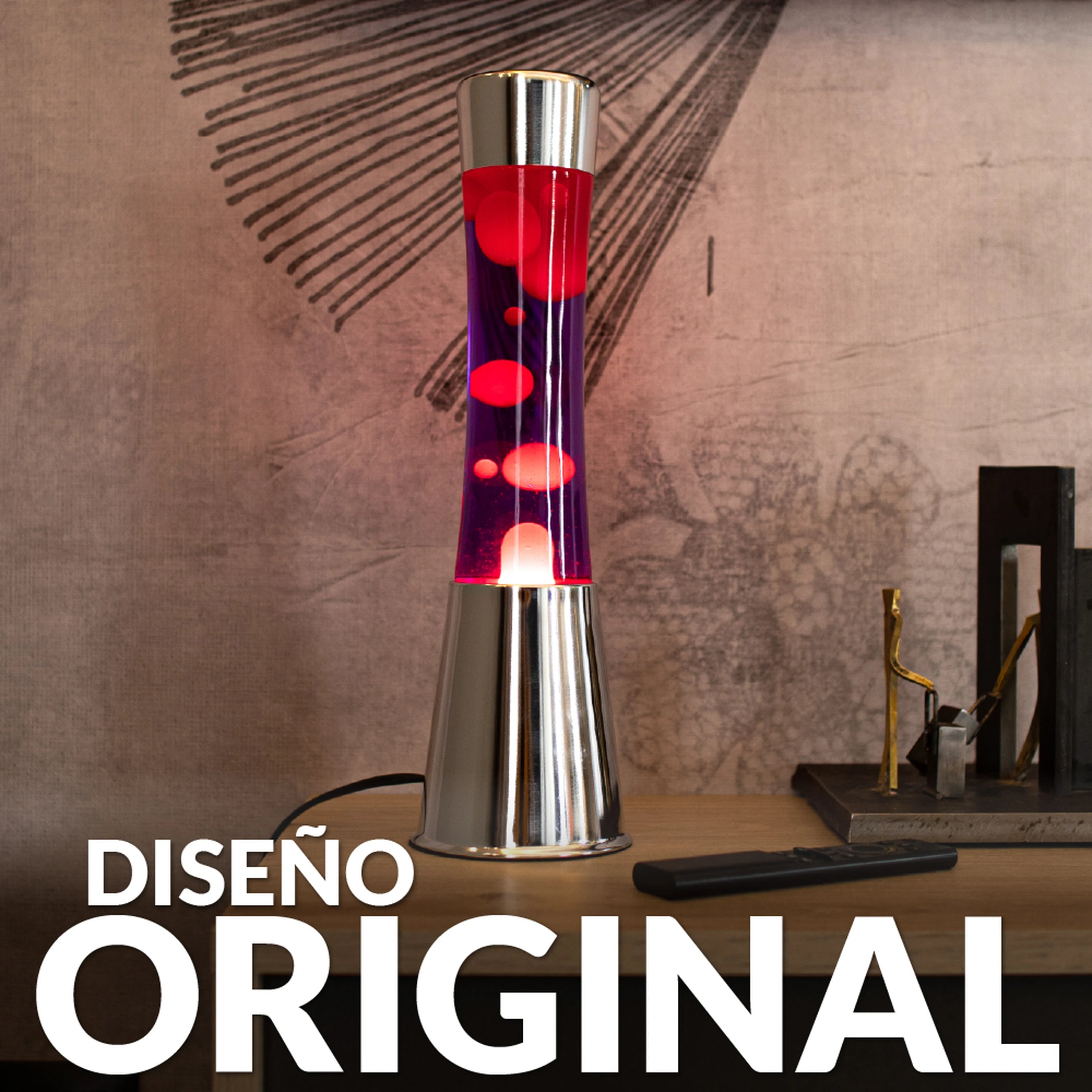 Lámpara de Lava con base cromo, líquido morado y lava roja