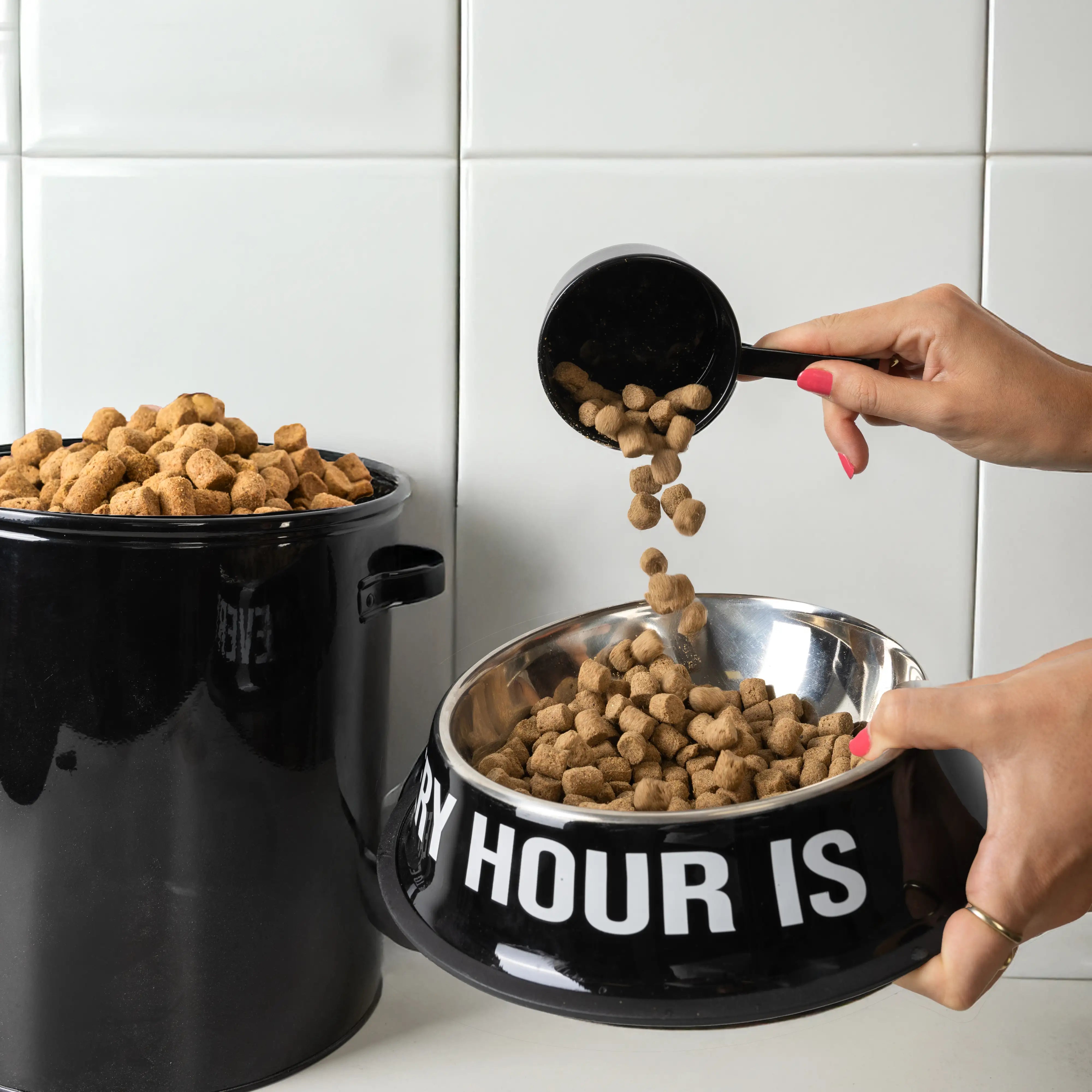 Comedero y bebedero “Happy hour”