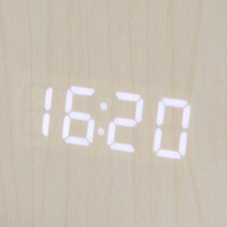 Reloj despertador LED casita madera blanca